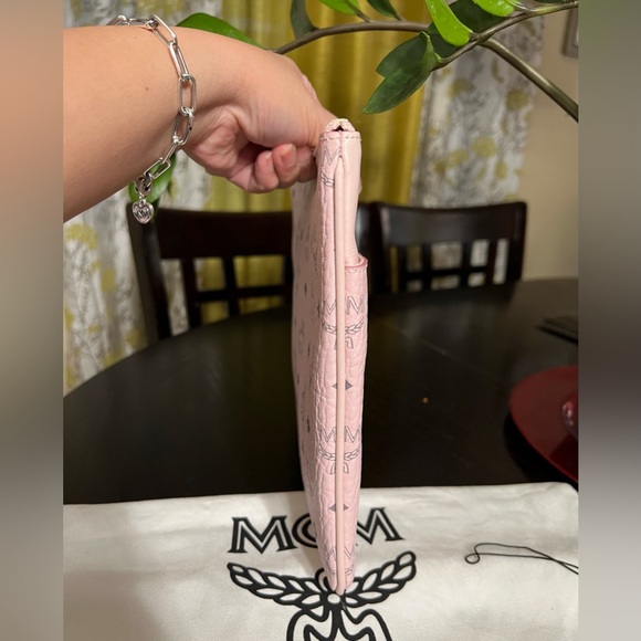 MCM Visetos Original Pouch - Picture 9 of 11